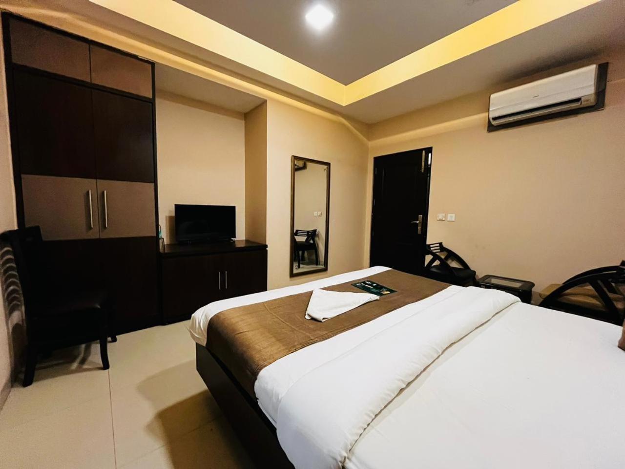 Hotel Mvr Stay By Admire Inn Noida Eksteriør billede