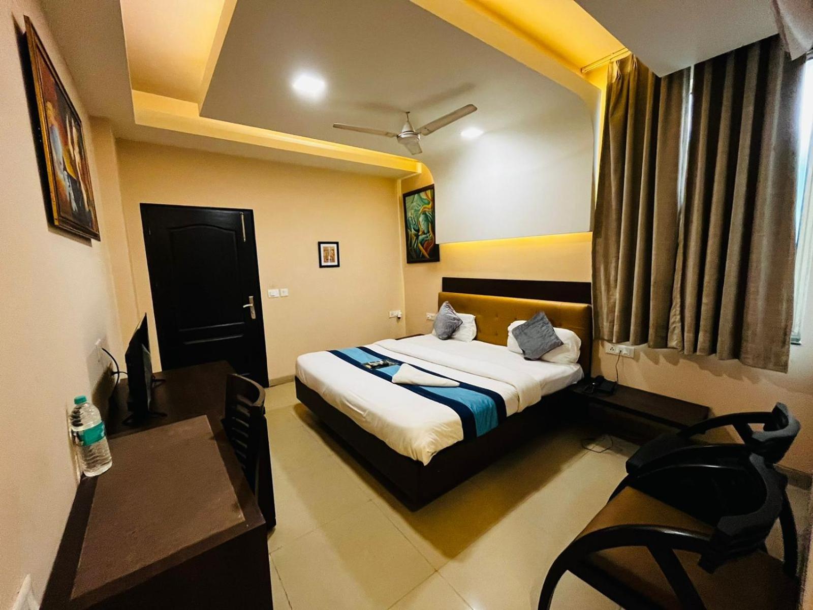 Hotel Mvr Stay By Admire Inn Noida Eksteriør billede